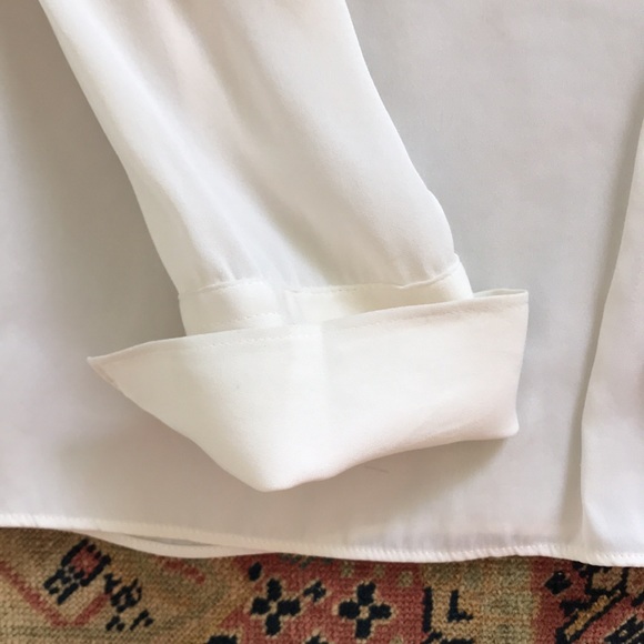 Vince Slim Fit Popover Cream Silk Blouse Size 2 - Picture 5 of 13